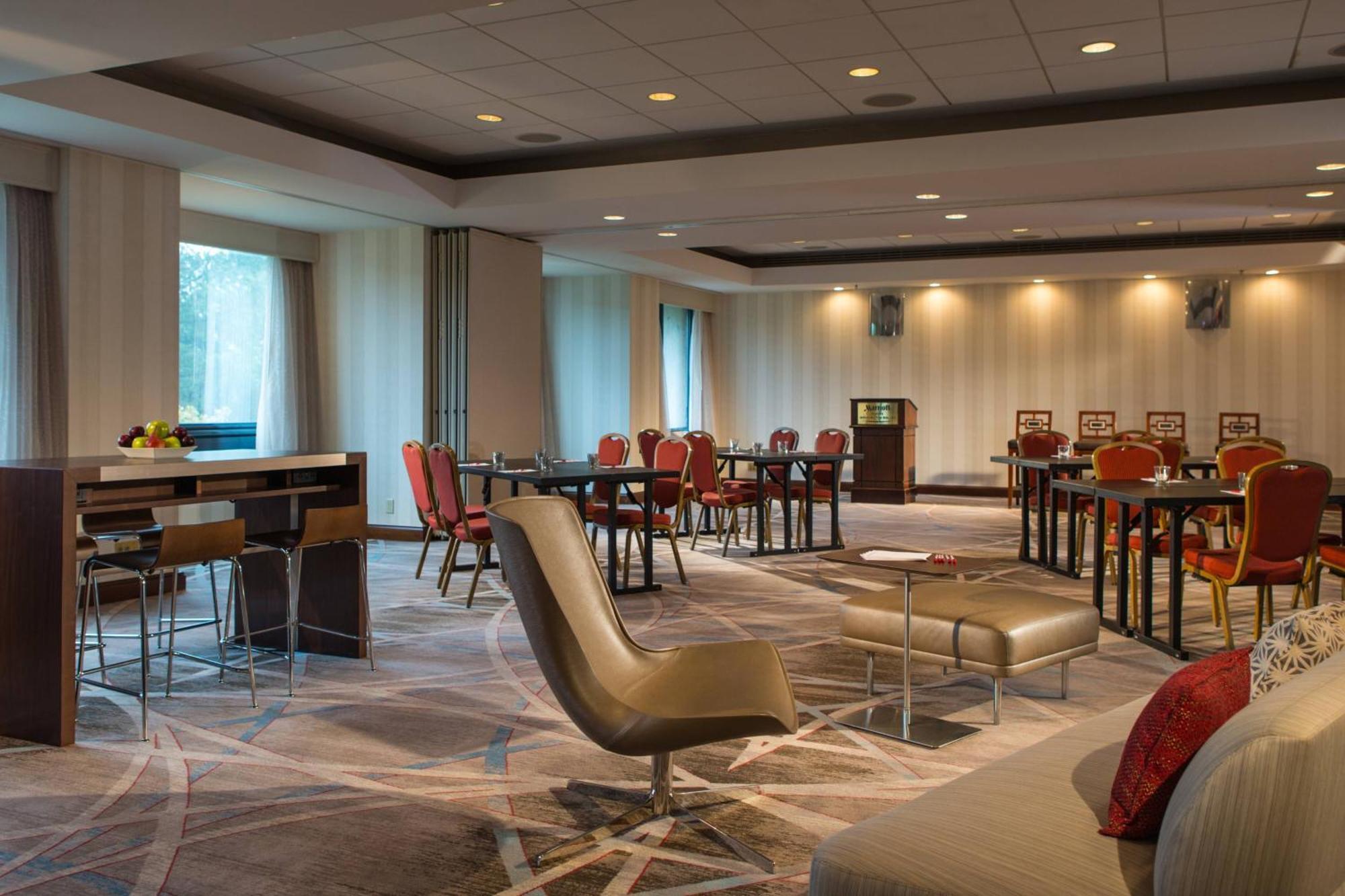 Washington Dulles Marriott Suites Herndon Exterior photo