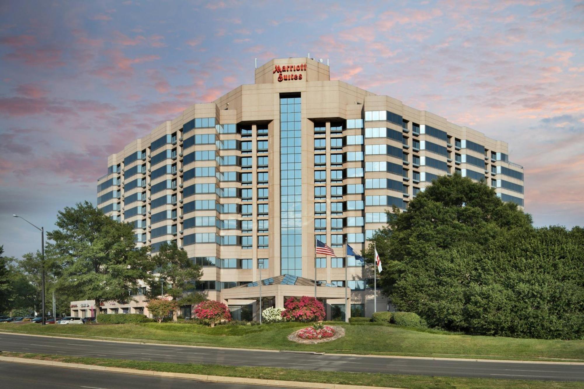 Washington Dulles Marriott Suites Herndon Exterior photo